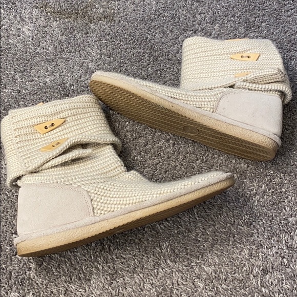 Bear paw knit slip on boots - Picture 6 of 7